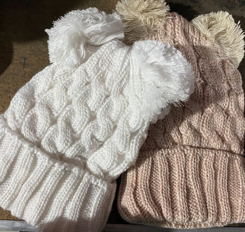 GORRO DE DAMA ESTAMBRE 2 MOTAS PINWIS VARIOS COLORES 24