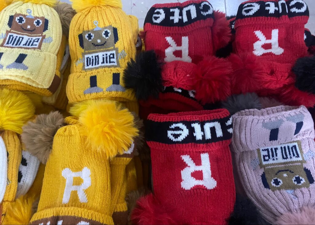 GORRO DE NIÑO IMPORTACION PINWIS VARIOS COLORES 24