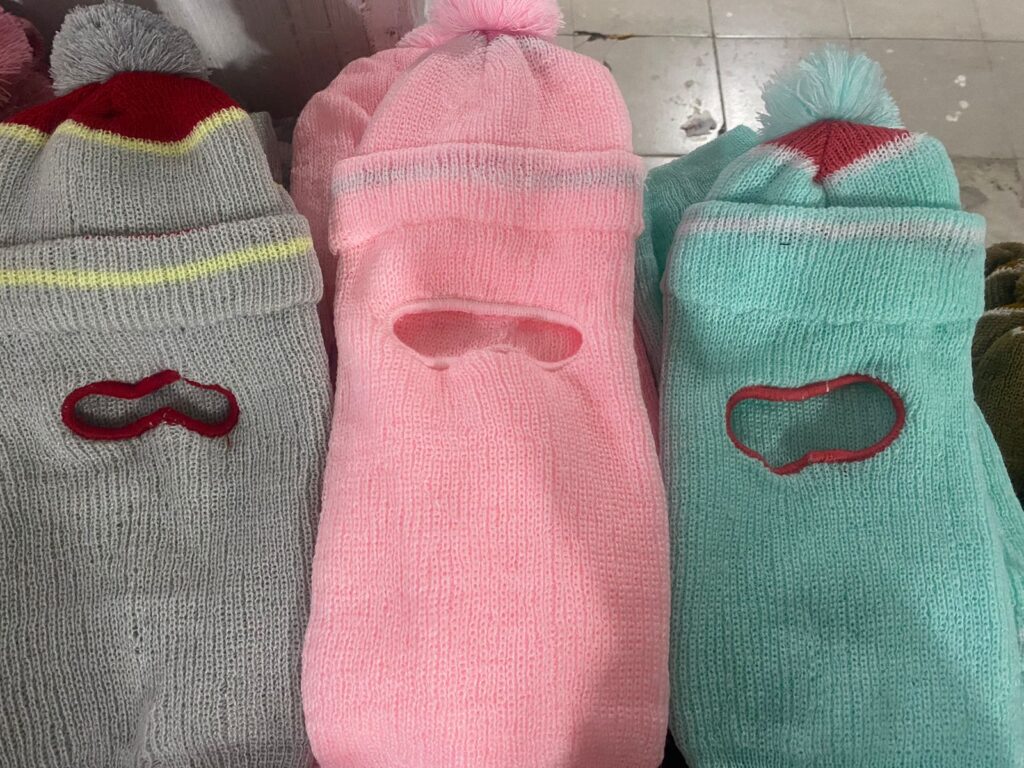 PASAMONTAÑAS DE NIÑO ESTAMBRE ROMANO PINWIS VARIOS COLORES 24